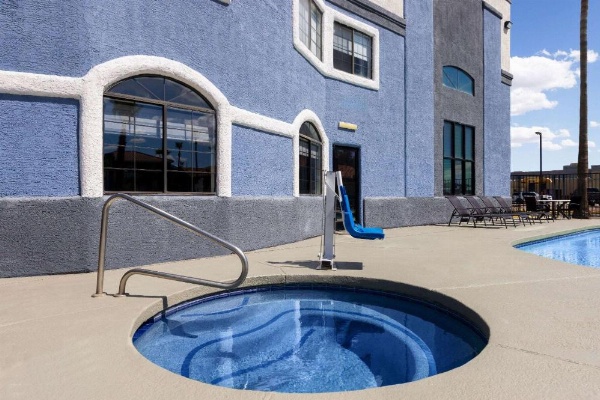 Days Inn & Suites by Wyndham Tucson/Marana image 13
