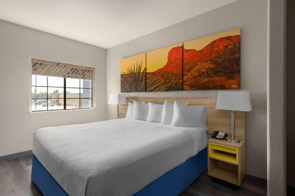 Days Inn & Suites by Wyndham Tucson/Marana image 18