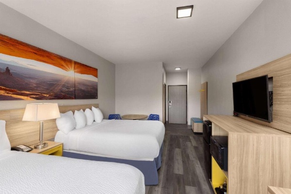 Days Inn & Suites by Wyndham Tucson/Marana image 22