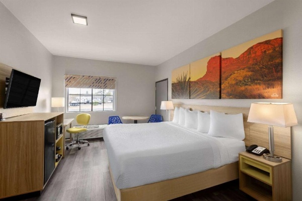 Days Inn & Suites by Wyndham Tucson/Marana image 26