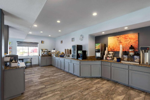 Days Inn & Suites by Wyndham Tucson/Marana image 8